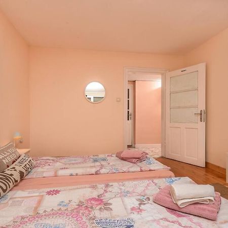 Spacious And Cozy 3 Bedroom Apartment In Downtown Sofia Exterior foto