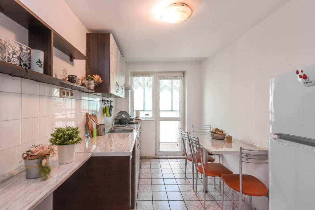 Spacious And Cozy 3 Bedroom Apartment In Downtown Sofia Exterior foto